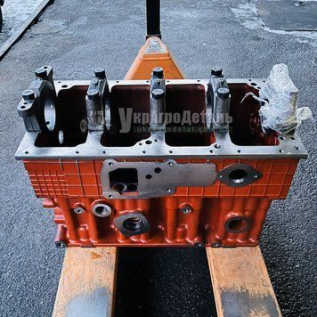 Блок цилиндров МТЗ Д-240, Д-243 (на 3 втулки) 240-1002001-Б2 240-1002001-Б2 фото